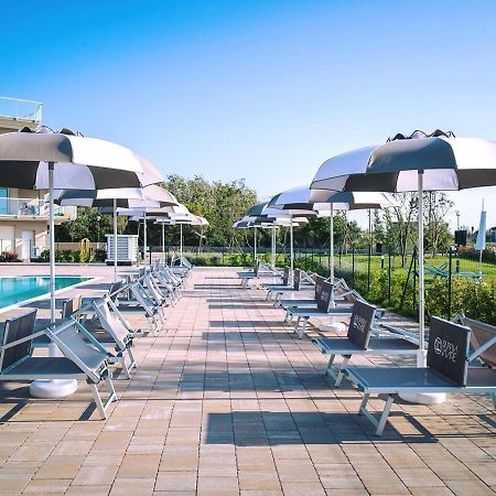 Sabbia & Mare Aparthotel Rosolina Mare Bagian luar foto