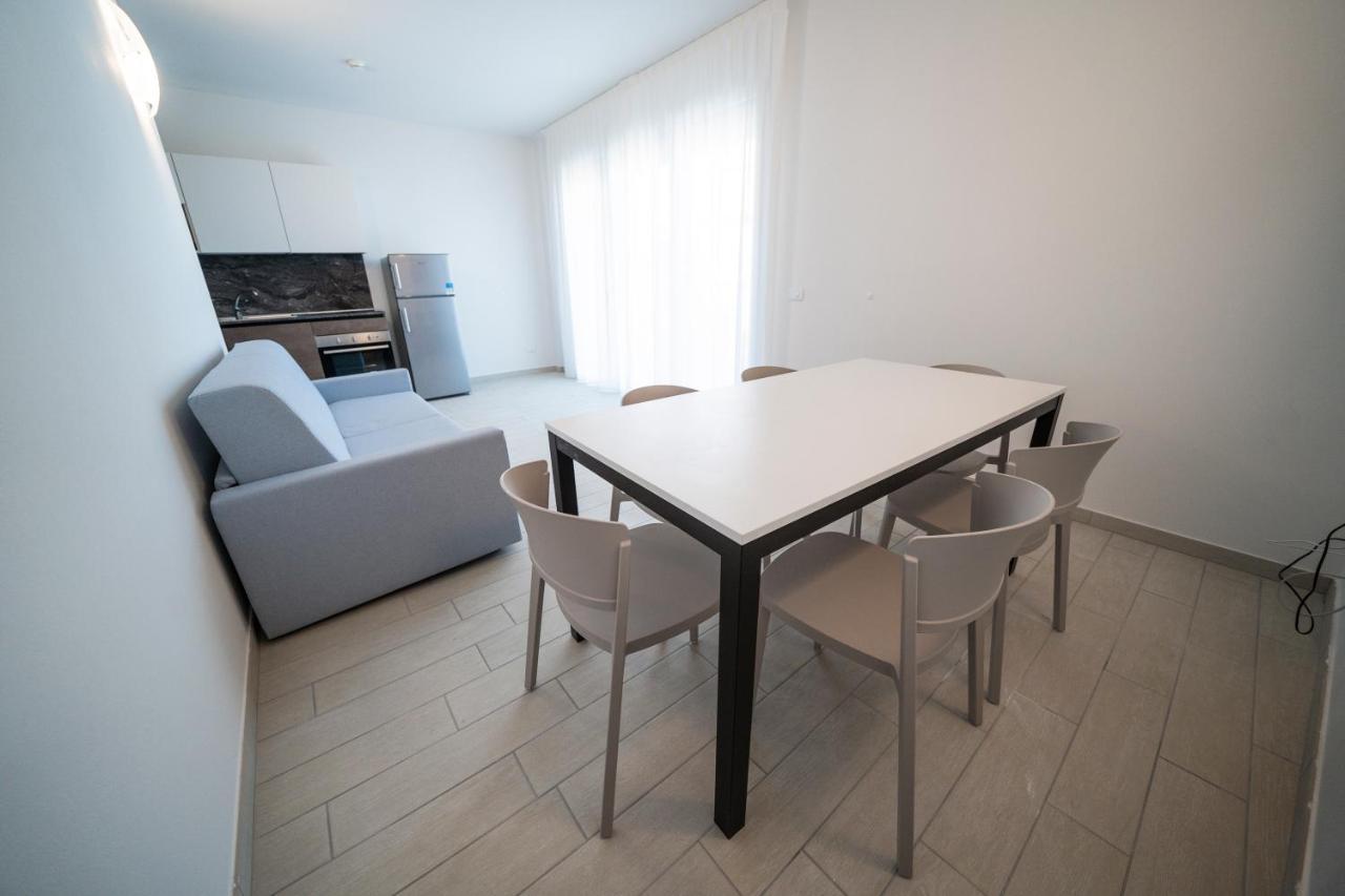 Sabbia & Mare Aparthotel Rosolina Mare Bagian luar foto